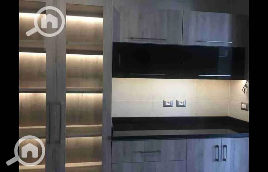 8 33912263-800x600. png