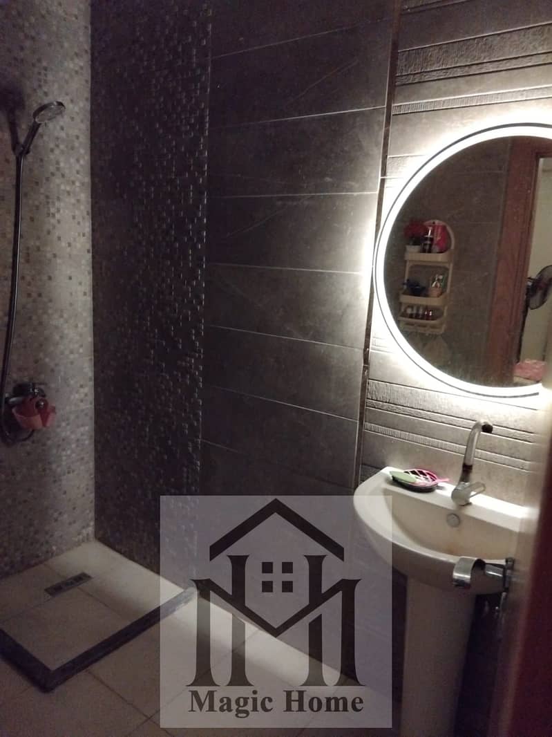 9 8a74108b-a2ef-43be-8538-0a1f72ad96b1. jpg