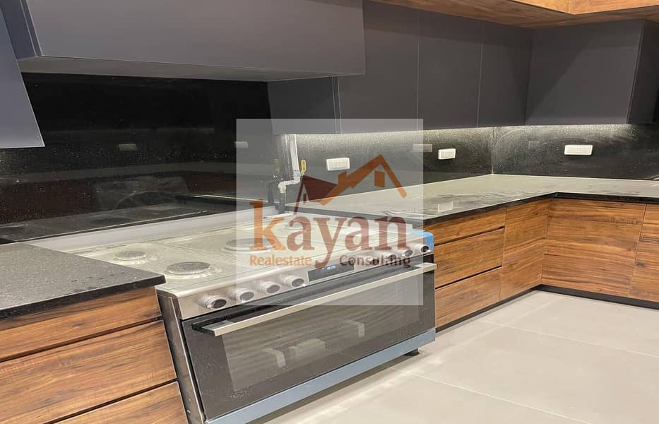 6 649845e1-f8e9-42e9-8b08-685e2f050270. jpg