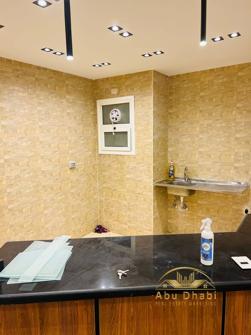 18 0fbfd61f-c894-4260-95f1-e46275d16d68. jpg