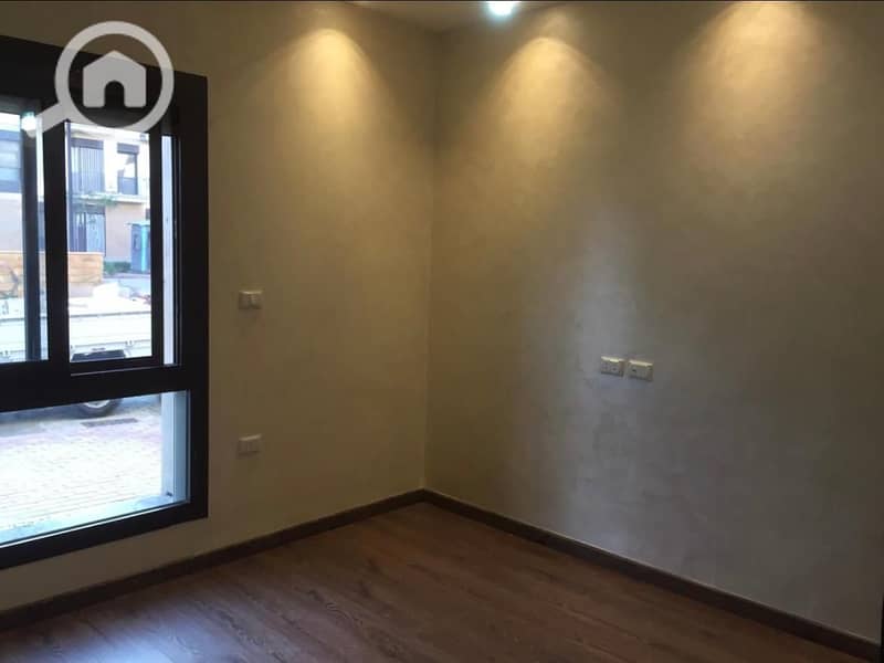 4 cf3b8a4c-c645-4ce9-894c-7e5a5999b249. jpg