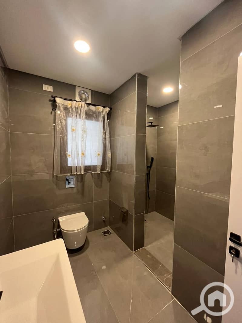 3 7b6116bf-a82f-4049-8268-7b835cb63755. jpg