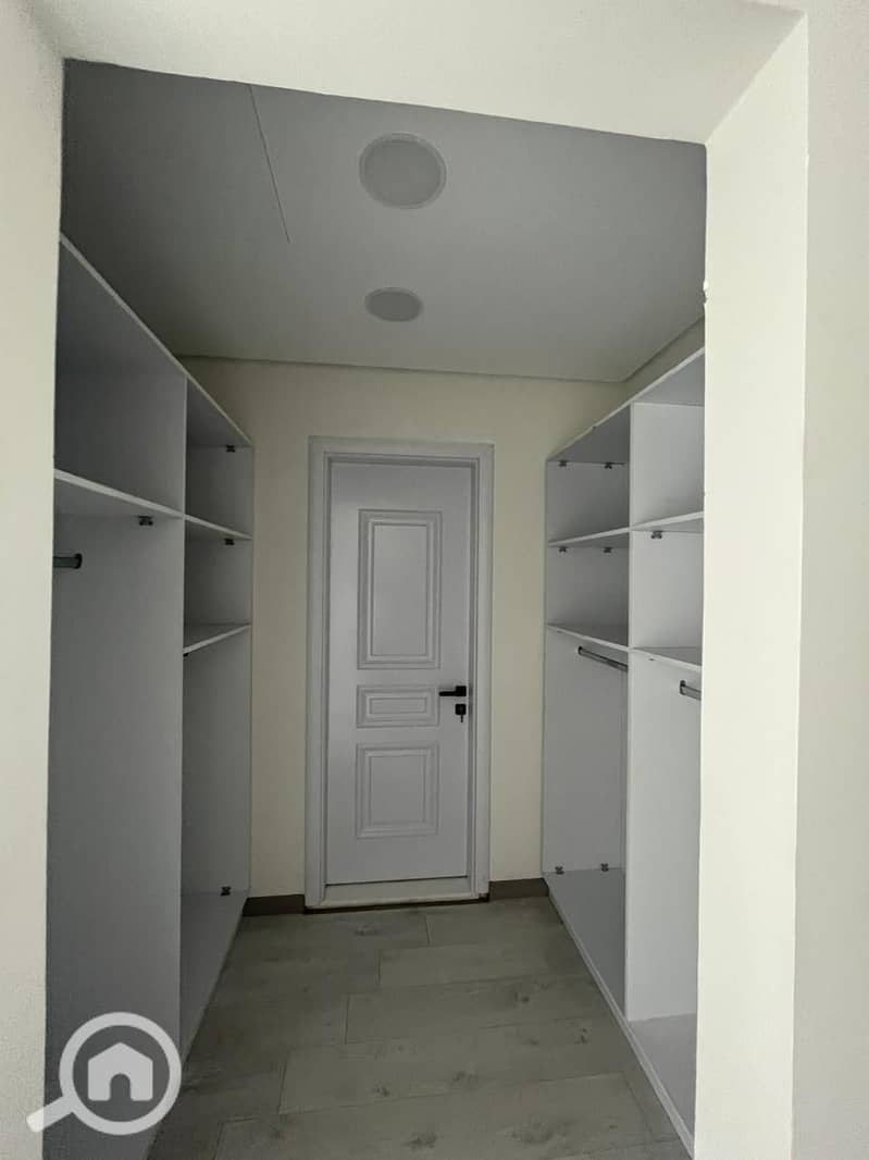 7 164260e8-0f52-477a-be6d-c965ff9ac5a8. jpg