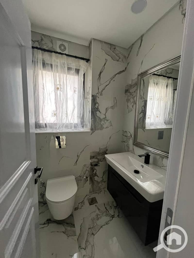 8 ec1c4634-d3df-43ea-b46c-3ff43ee21fd1. jpg