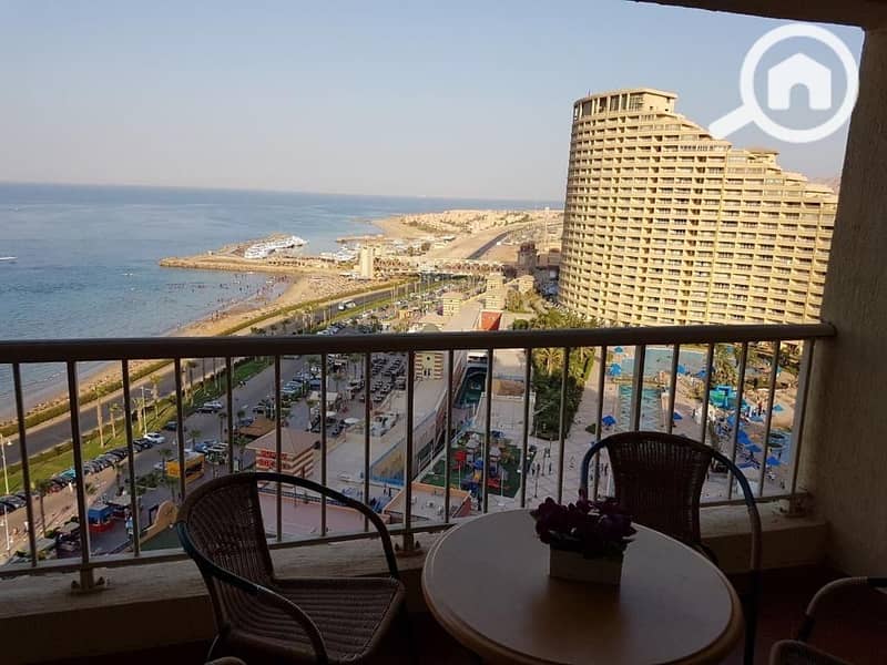 2 5faada2d-836a-49c5-9ec4-f052b5d5f61a. jpeg