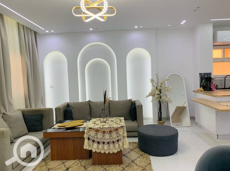 2 8debbbb9-aaf9-46a0-9d71-8f0ec6c824a1. jpg