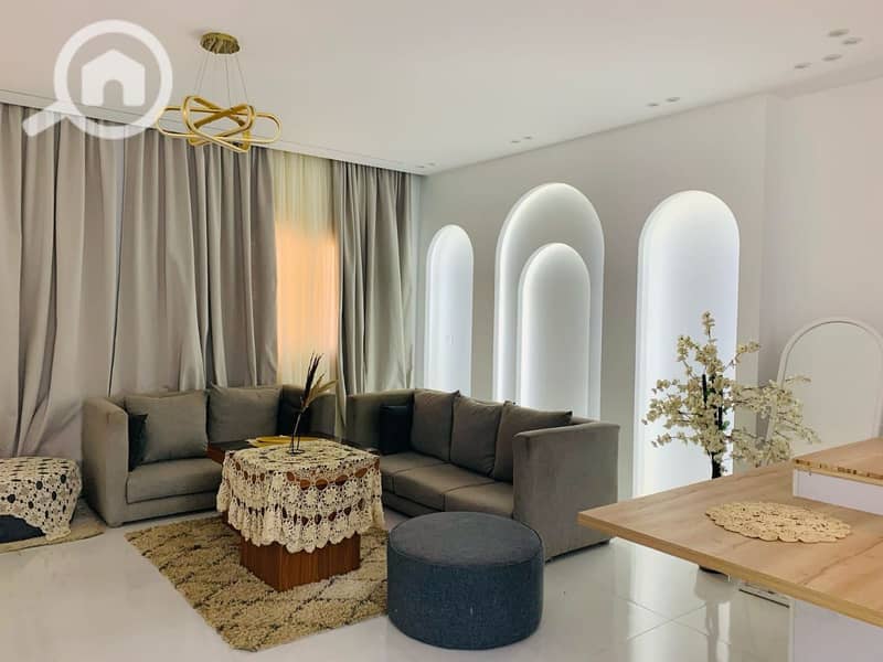 4 236bc104-e7b8-4eaf-83cd-5a77b64b4e41. jpg