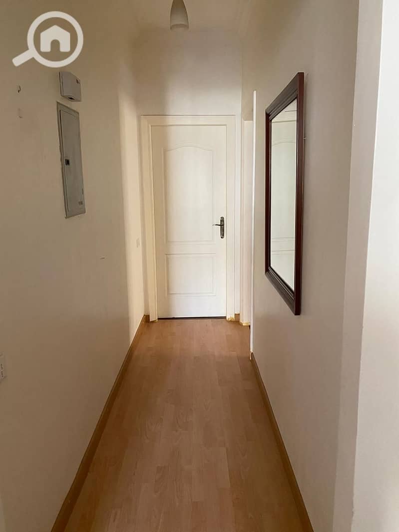 4 cc6f515c-2fdb-4a9c-aa8c-9e26bee7a8d2. jpg