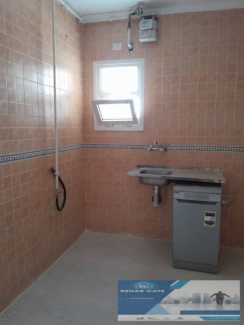 6 20ae4093-4510-45f0-a5af-f2578a7f1504. jpg