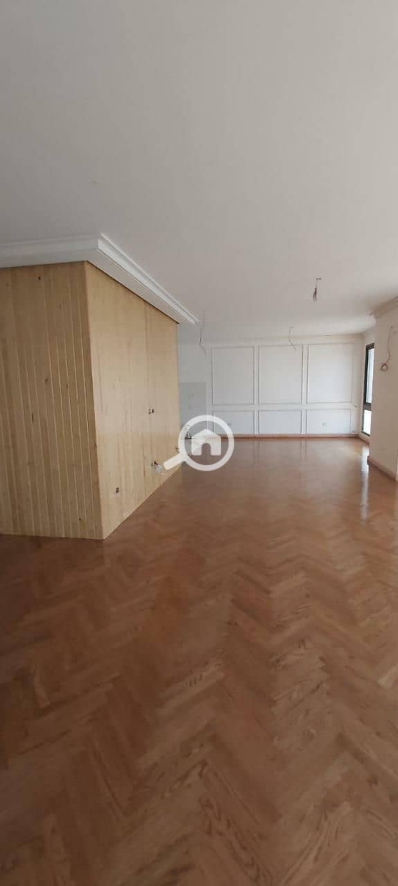 8 d79a617e-2898-4980-ba0e-19f85205912f. jpg