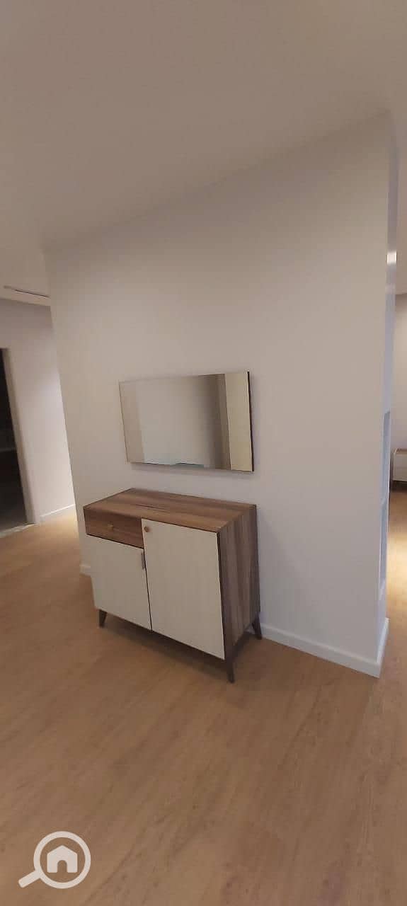 10 e20eedc2-8f0e-47e5-9978-8909f1bab983. jpg