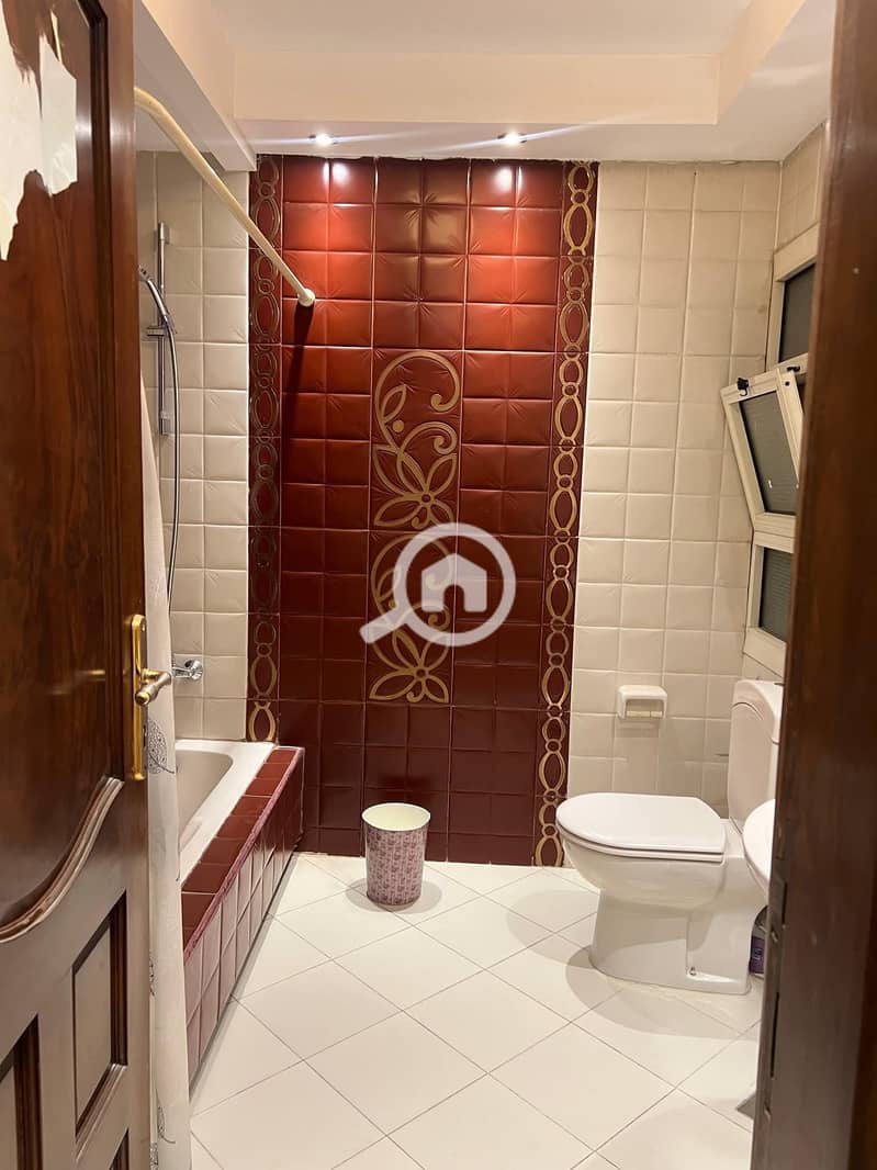 2 1659bac4-aa12-47bb-b22e-c2f848a50860. jpeg