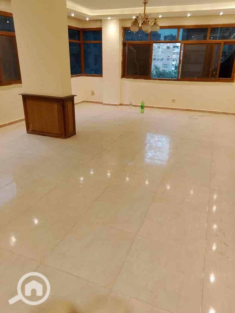 c18456e9-7ad5-48cb-8d60-b0cd15c7b454. jpg