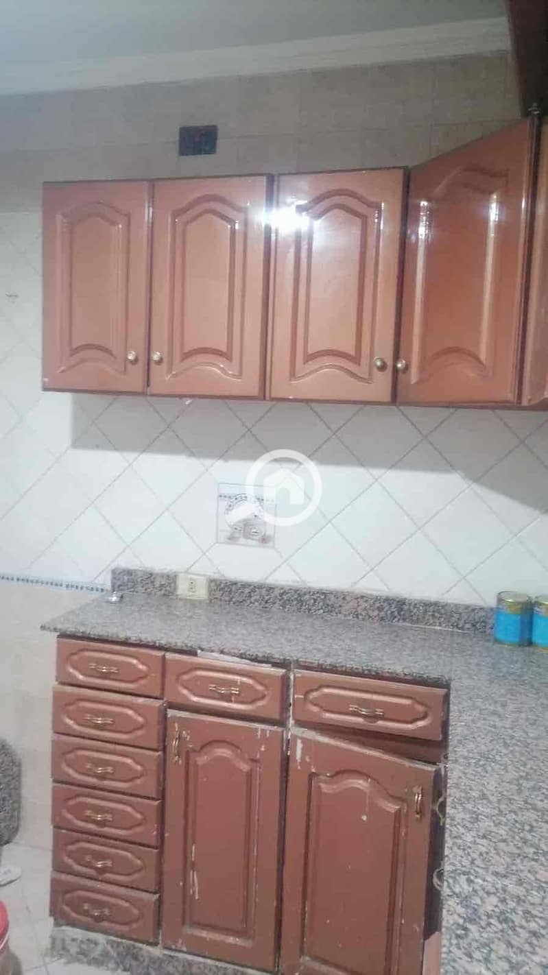 12 a484f73a-fadb-48fd-a164-c124e1d6e461. jpg