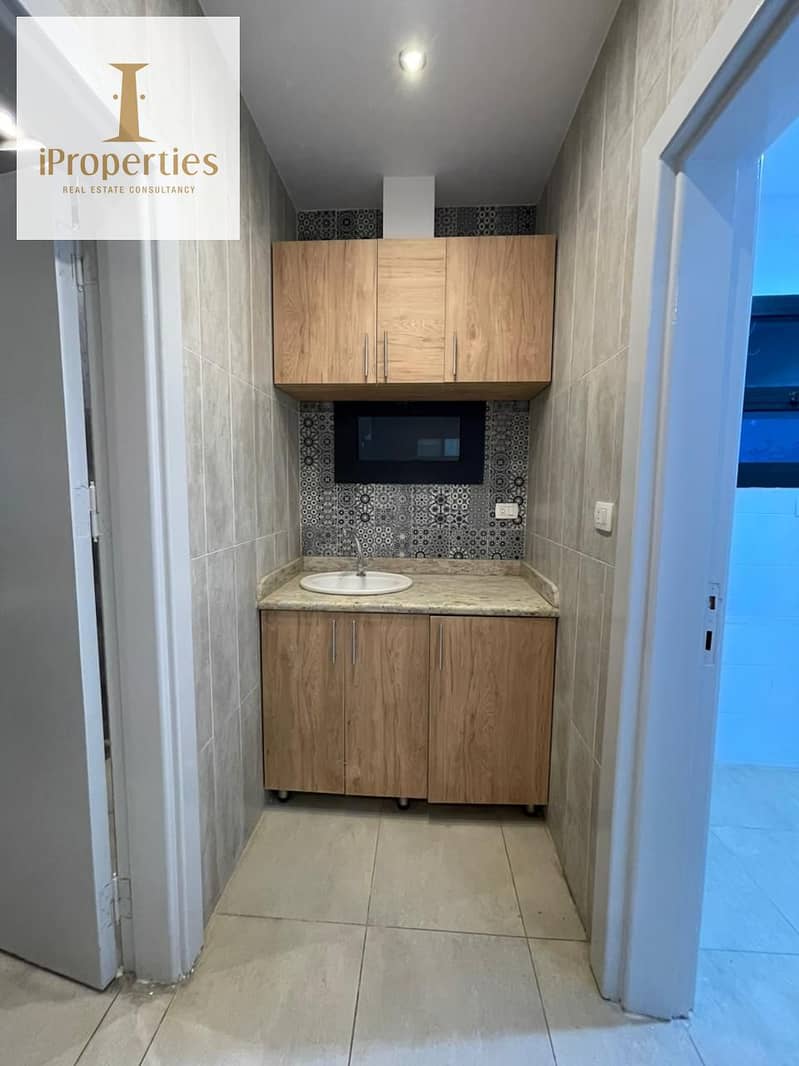 3 45848a4e-3a9b-42a5-b774-fb6216295356. jpeg