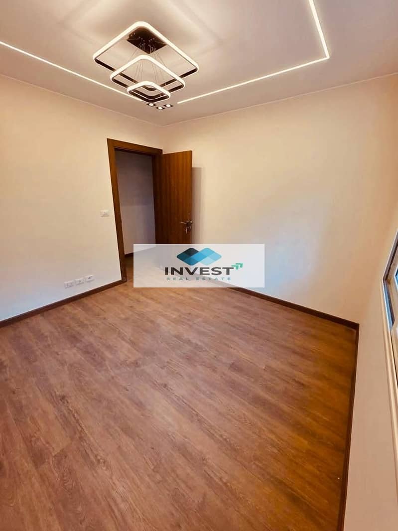 7 b02feb61-953c-472b-8f01-a2f8b47d1157. jpg