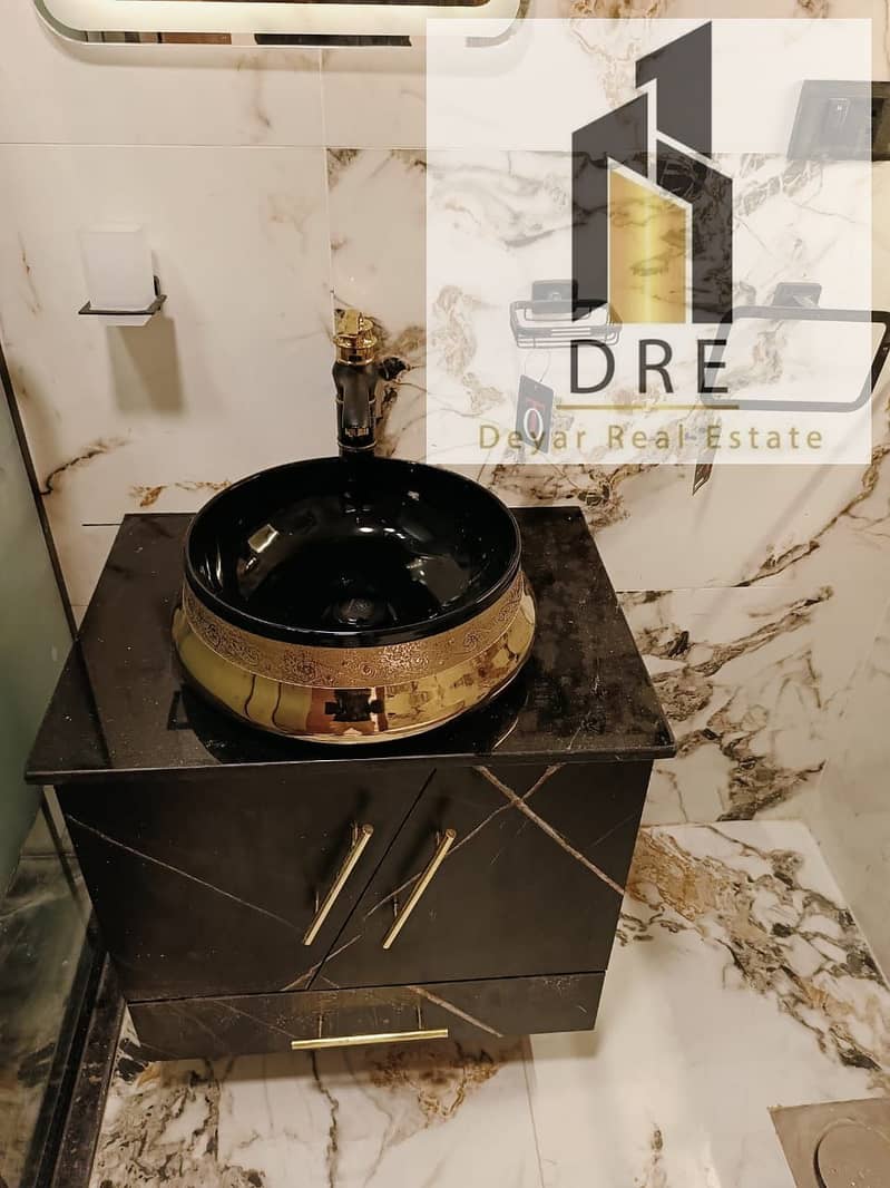 9 6cfb1175-1f91-47c2-a70d-5152b9d76064. jpg