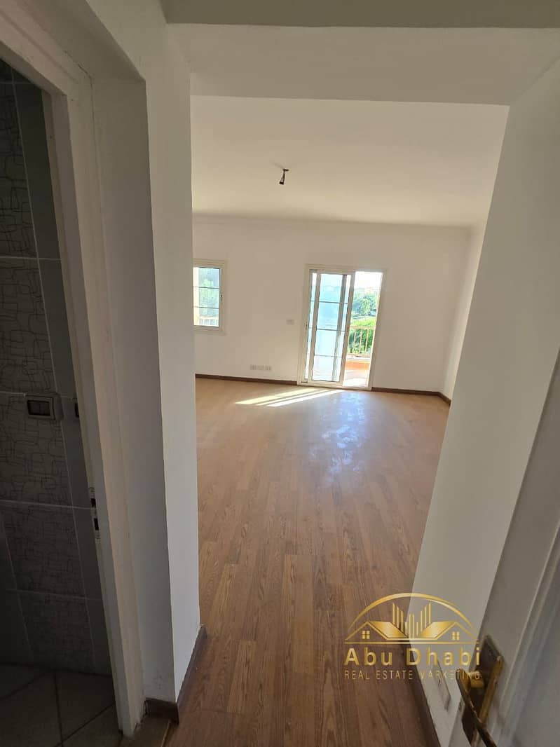 5 5a2ca750-8fa4-4d52-a8d2-0527a64d7d46. jpg