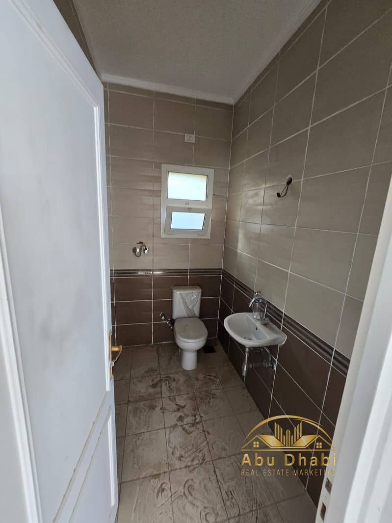 24 e9377b4a-3eaf-4a3f-af95-4a7d479e8692. jpg