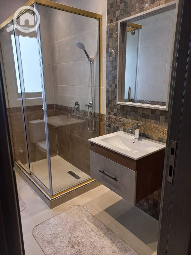 12 WhatsApp Image 2025-11-22 at 13.09. 27 (2). jpeg