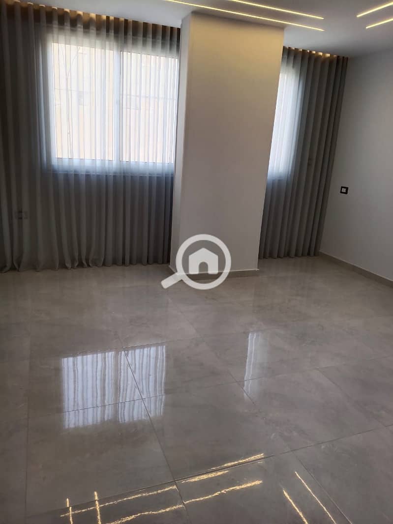 3 WhatsApp Image 2025-11-22 at 14.05. 03. jpeg