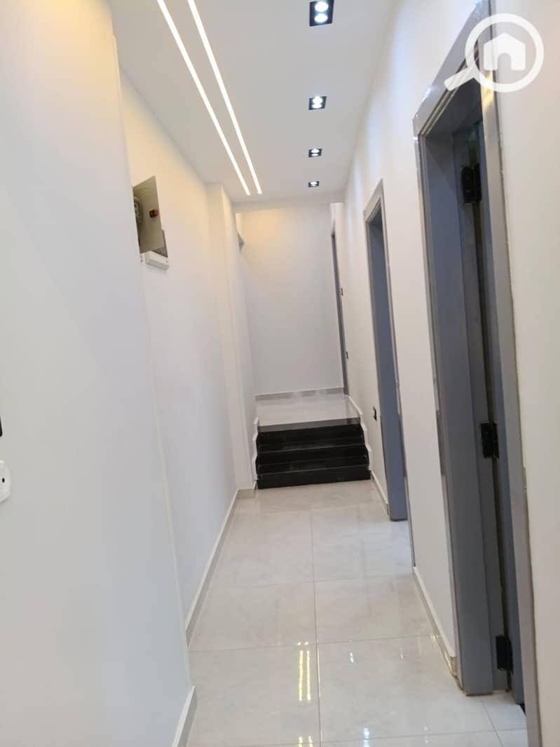 4 WhatsApp Image 2025-11-22 at 14.05. 02 (2). jpeg