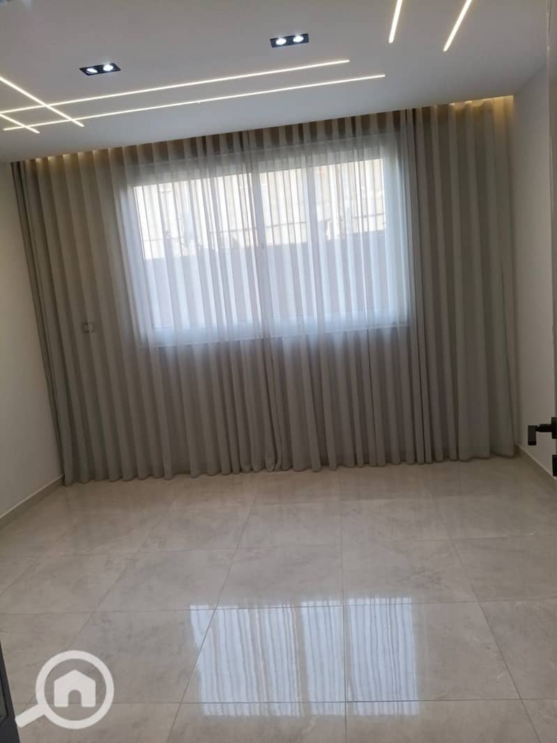 6 WhatsApp Image 2025-11-22 at 14.05. 01 (2). jpeg