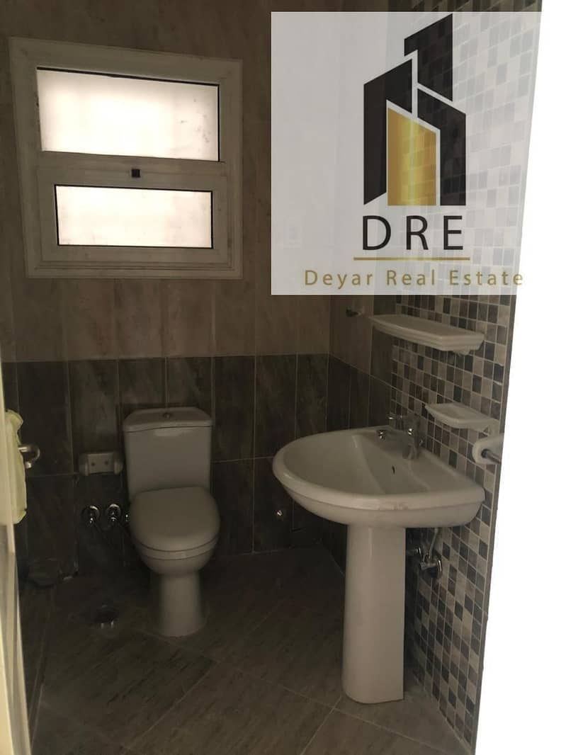 12 83f89164-11c1-407f-bb0c-4e48a3facd18. jpg