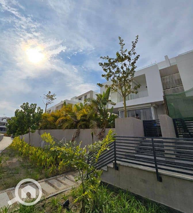 8 {E22144D6-77D0-489C-8204-8D13EA3793C5}. png