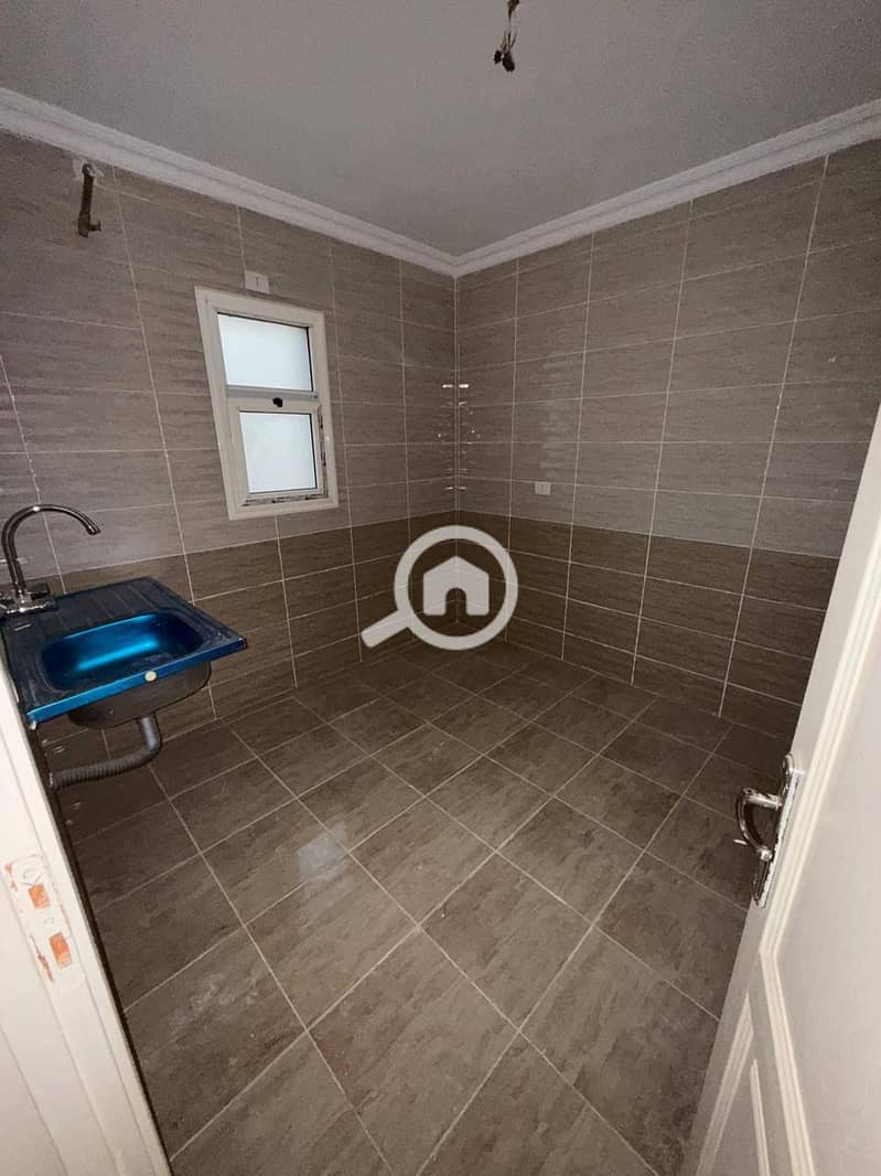 7 584926644_1557906935286616_114357745449770879_n. jpg