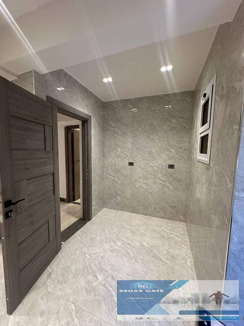 2 8a132b1c-60c3-4739-b02e-d910c5be82ad. jpg