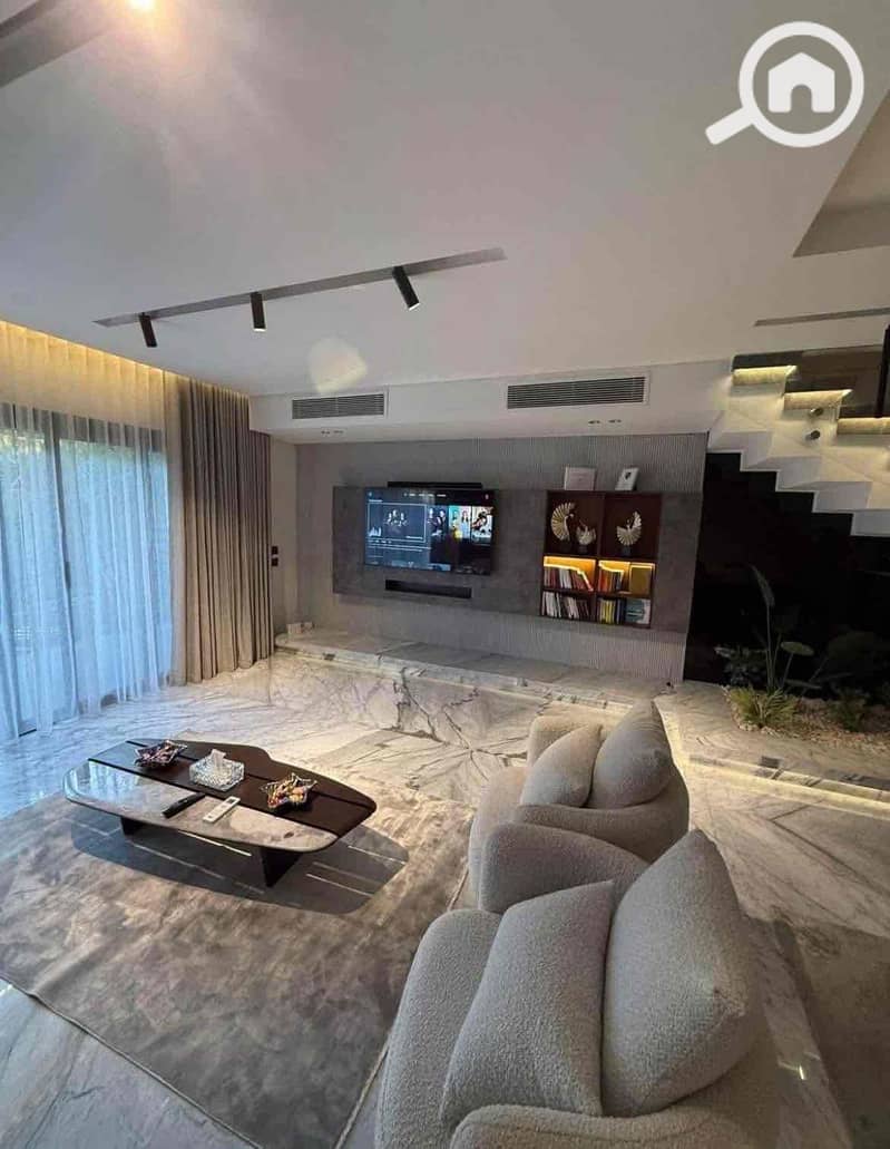 8 e9b233e5-8952-47ce-94af-b85f98ca284b. jpg