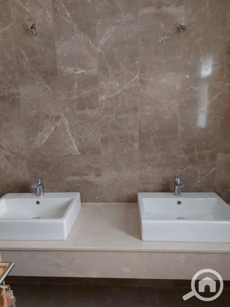 10 WhatsApp Image 2025-11-17 at 23.45. 11. jpeg