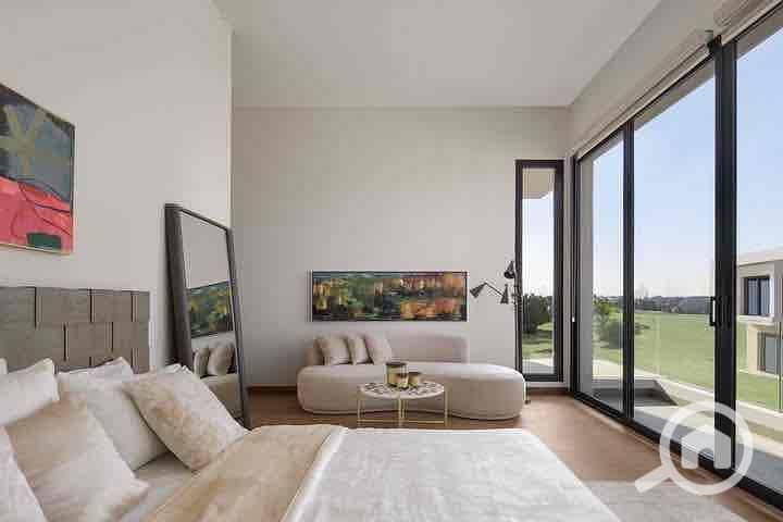 10 8653b2de-6d93-41ef-b223-d972e50a46c4. jpg