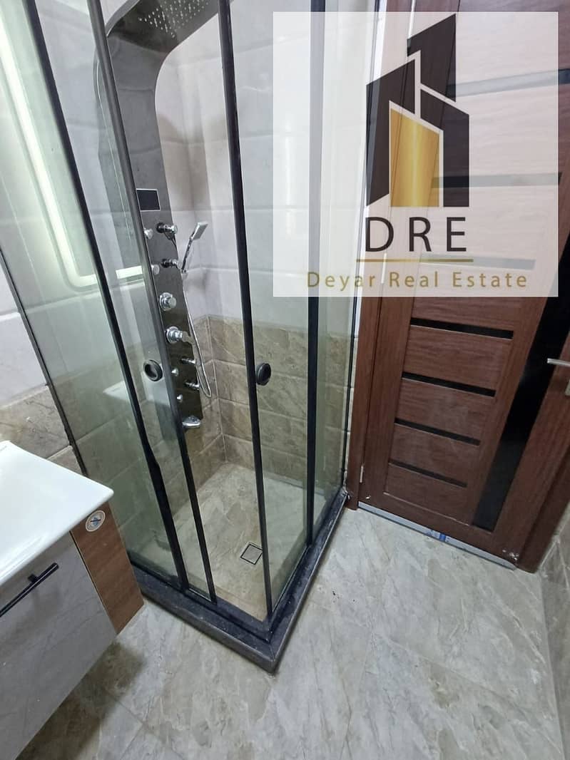 11 110d9c77-02e9-4544-b02e-4967d41884df. jpg