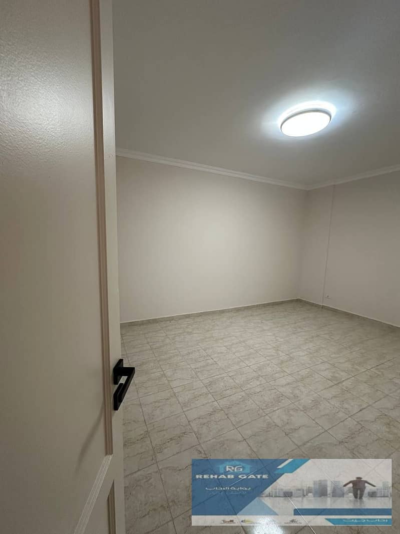 6 5b176c7c-1d5f-4e7e-9a82-9140a16c5e61. jpg