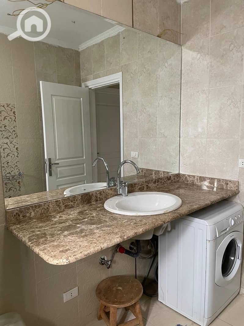 11 226a1f6a-ee77-4b2d-afee-7a150d613d62. jpeg