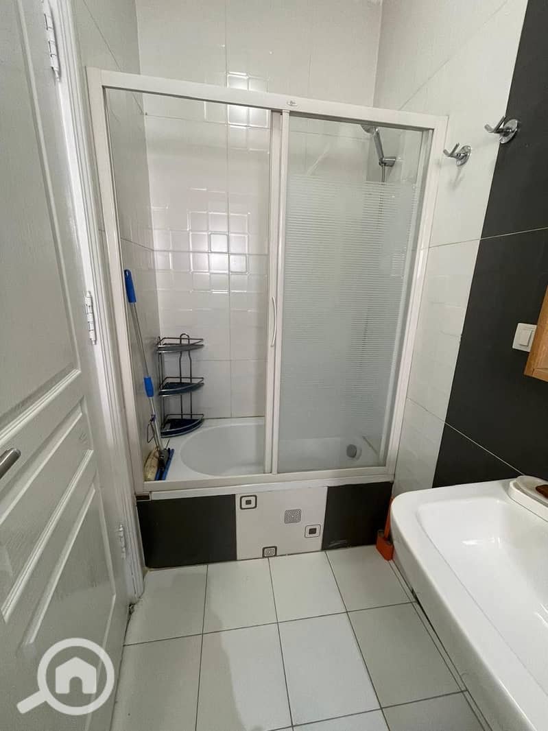 12 f956d787-d795-4750-ab07-85e7849d25e3. jpeg