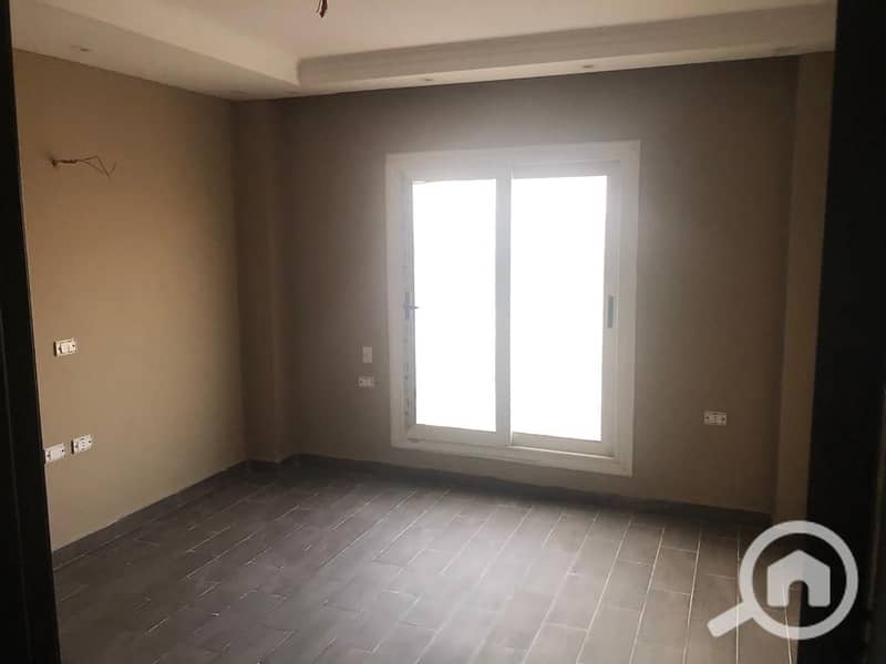 4 04d62fbf-82bd-4c25-9569-7ea0e828d0f9. jpg