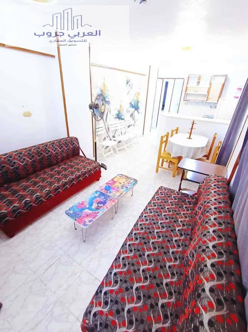 2 49e8b9d5-ccdb-42c2-8ba0-b150d7a5baaf. jpg