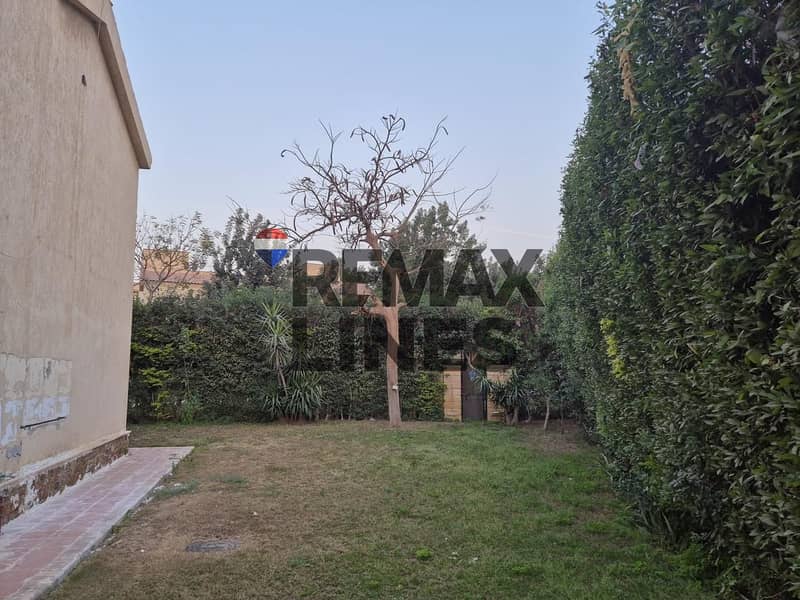 4 8e925a18-8ccc-4d7d-b351-40d568d9db42. jpg