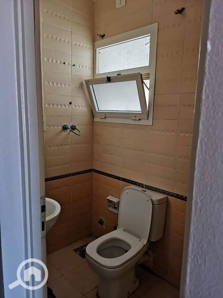 10 e77a927a-3e07-49e2-bb9b-533165b264e0. jpg