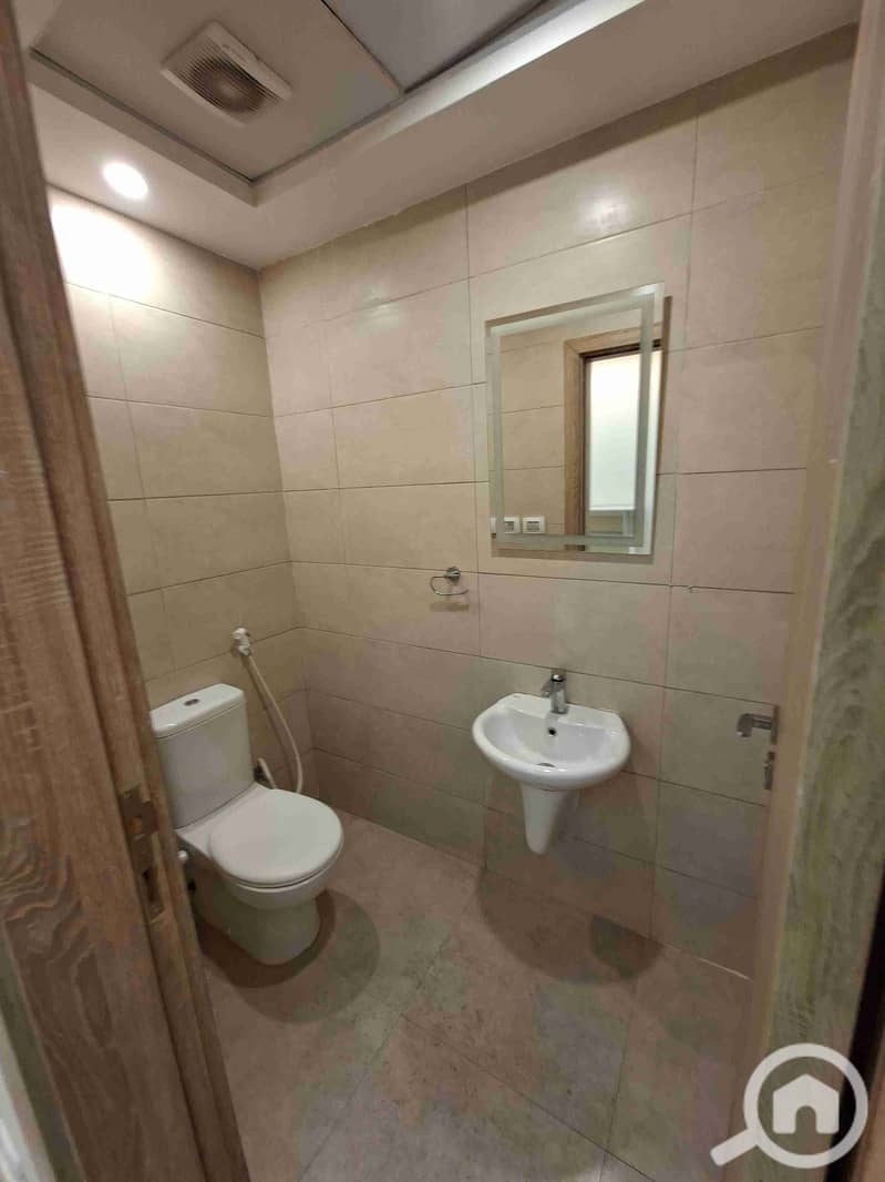 7 ٢٠٢٥١٠١٦_١٩٠٦٣٤. jpg