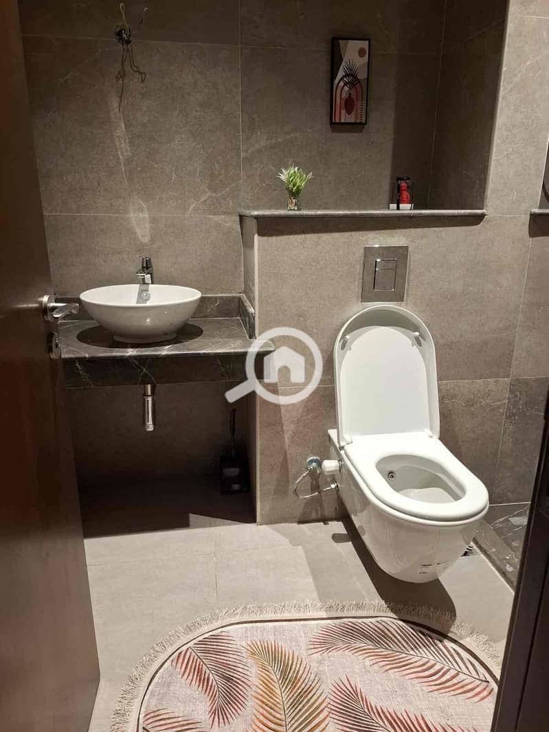 11 8b98b695-2a13-4cae-8d21-d310917b8235. jpg