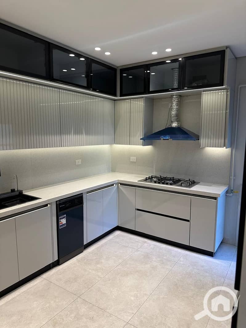 10 WhatsApp Image 2025-11-22 at 13.23. 39_3299f279. jpg