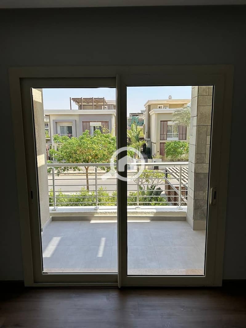 11 WhatsApp Image 2025-11-22 at 13.23. 38_88707e5a. jpg