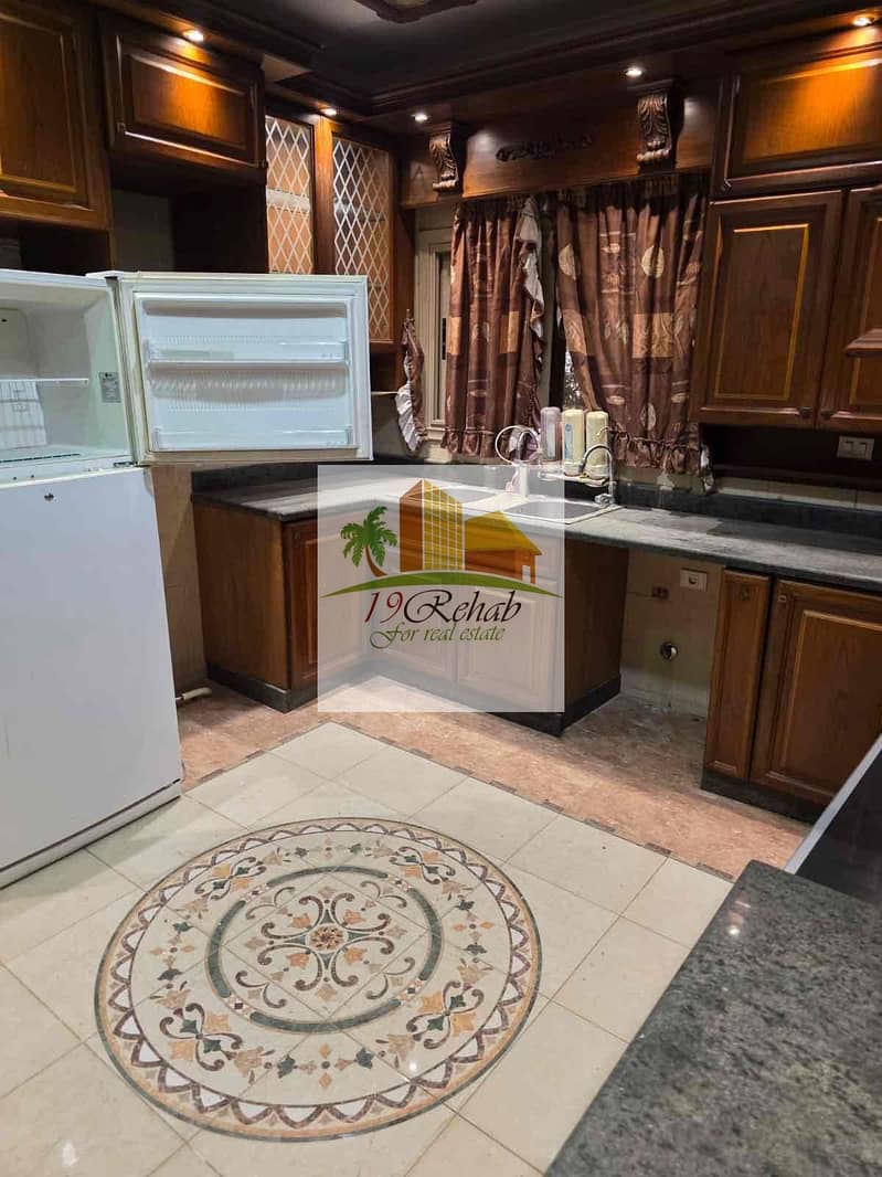 13 892b152d-369e-4518-ae56-d03b39aa2a78. jpg