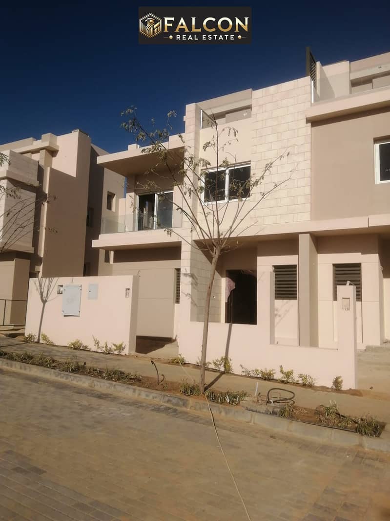 10 e359826d-e13f-4590-8515-f84b3cd8d6fe. jpg