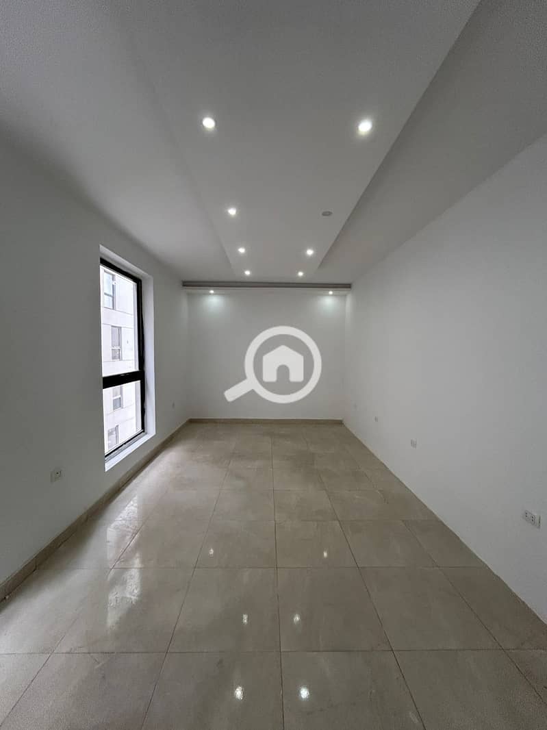 2 106 8,000,000        . jpg