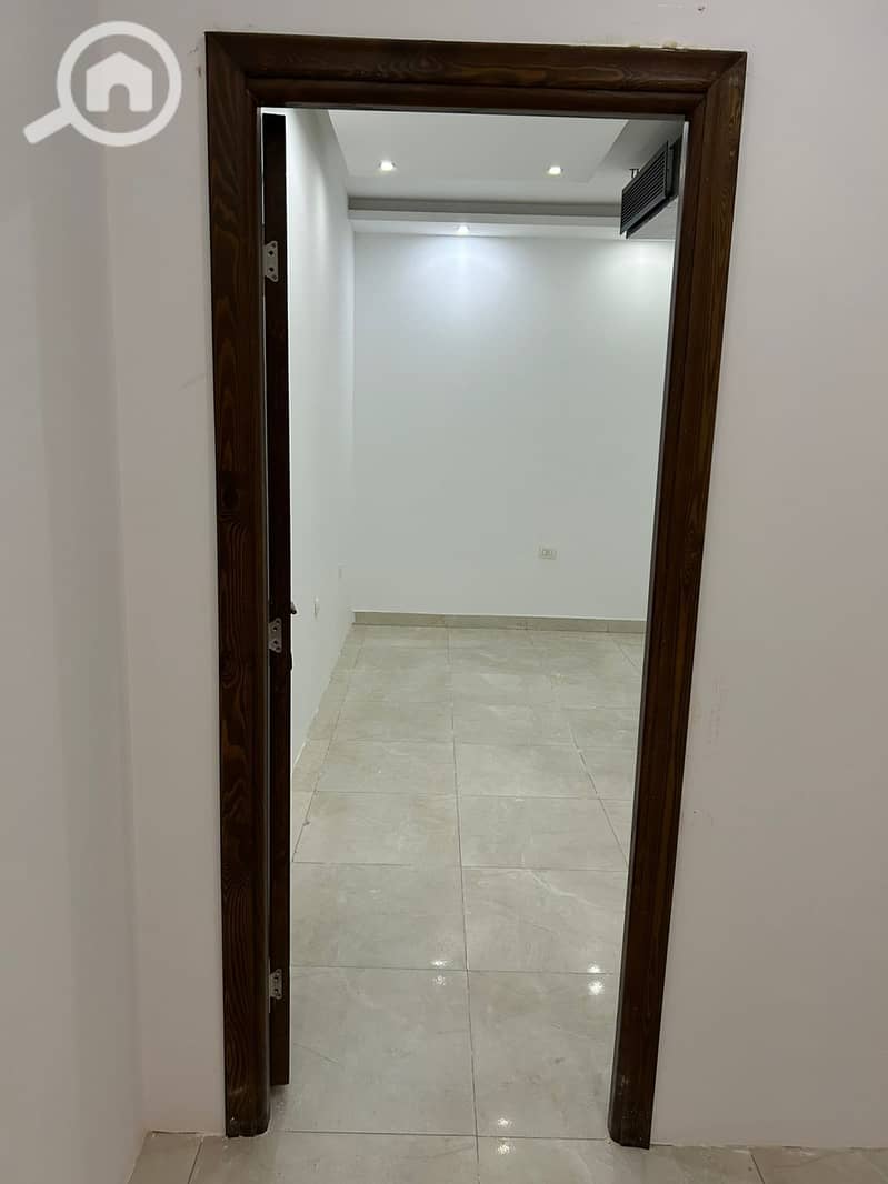 4 106 8,000,000                               . jpg